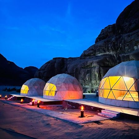 Scarlet Luxury Camp Wadi Rum Zewnętrze zdjęcie