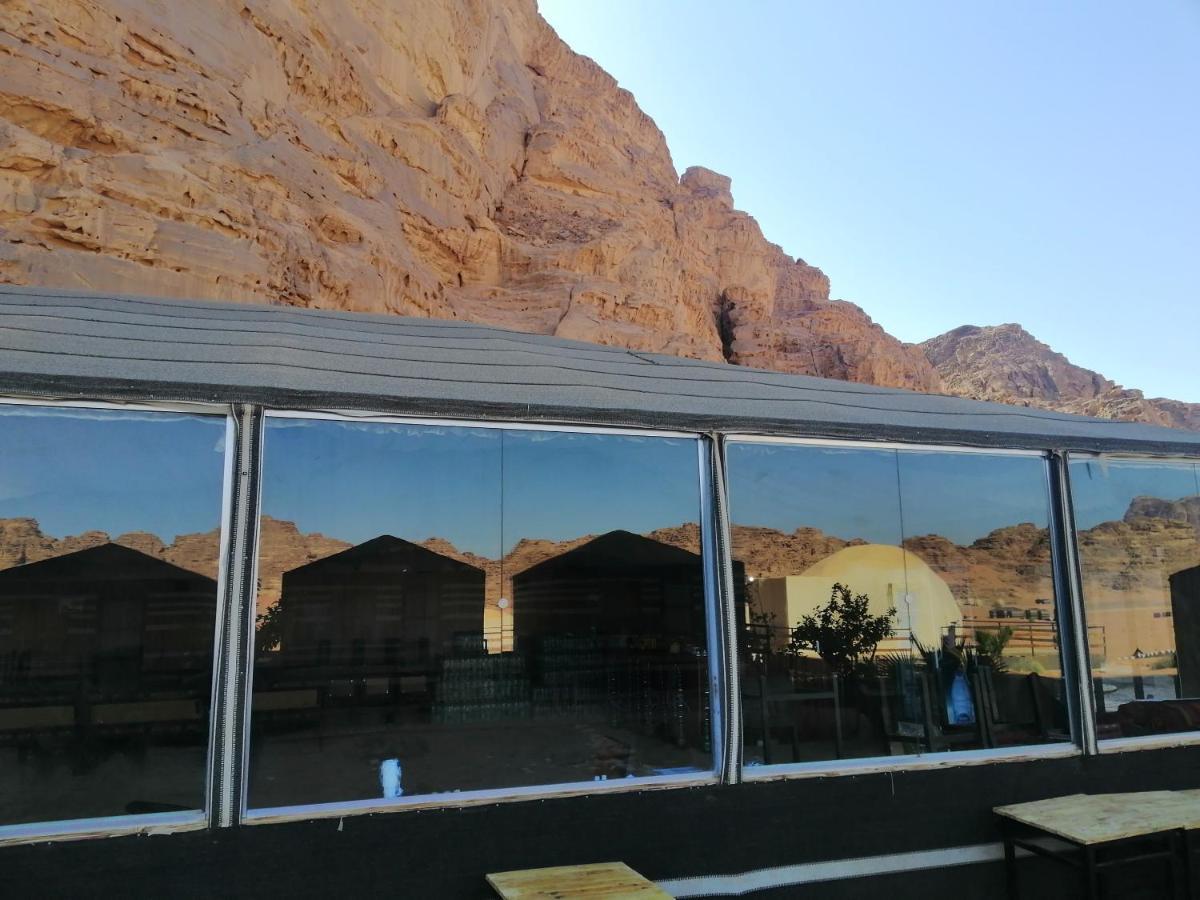 Scarlet Luxury Camp Wadi Rum Zewnętrze zdjęcie