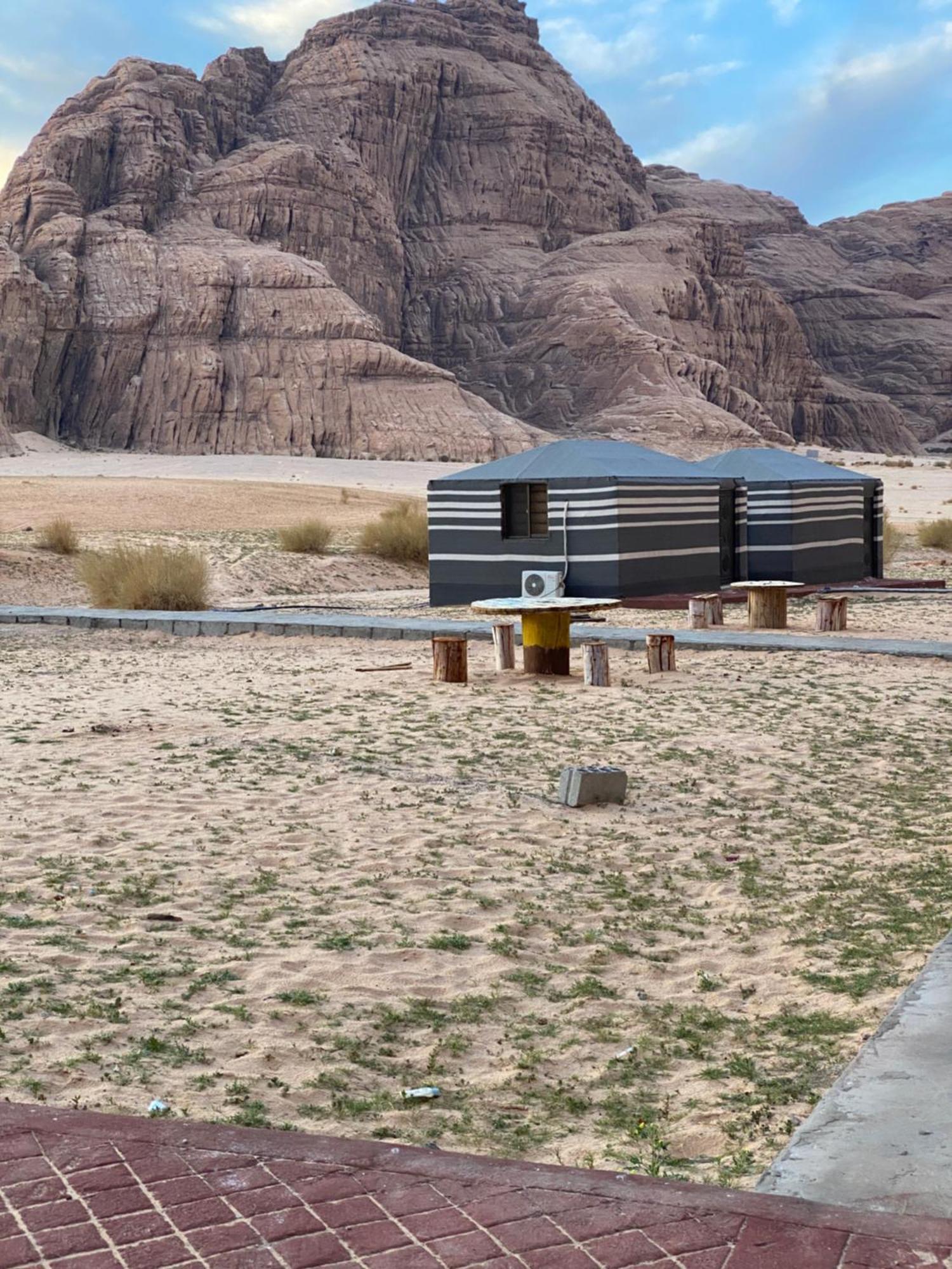 Scarlet Luxury Camp Wadi Rum Zewnętrze zdjęcie