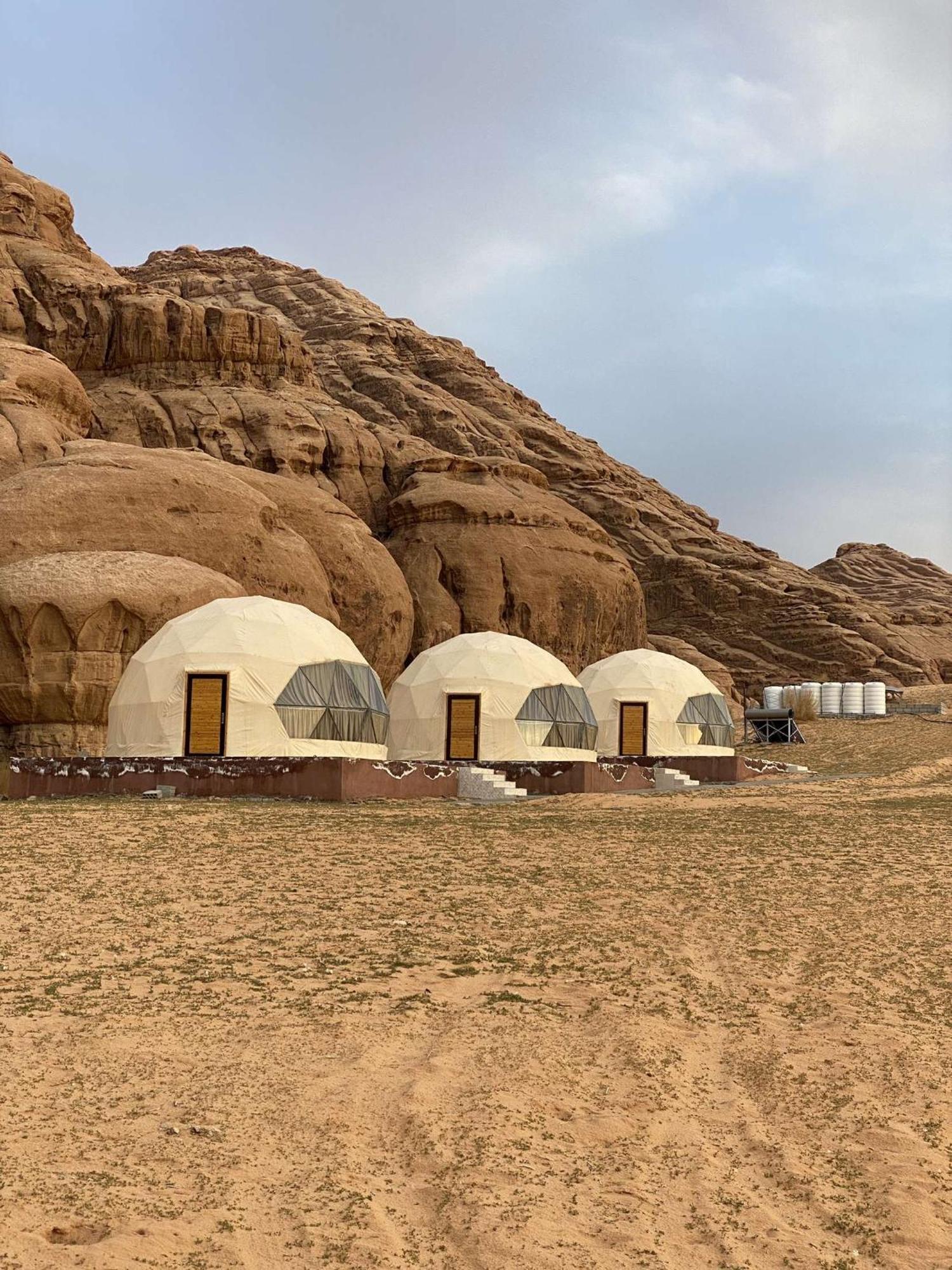 Scarlet Luxury Camp Wadi Rum Zewnętrze zdjęcie