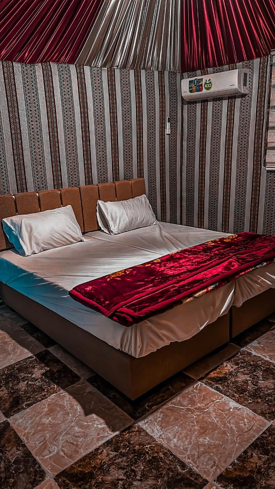 Scarlet Luxury Camp Wadi Rum Zewnętrze zdjęcie