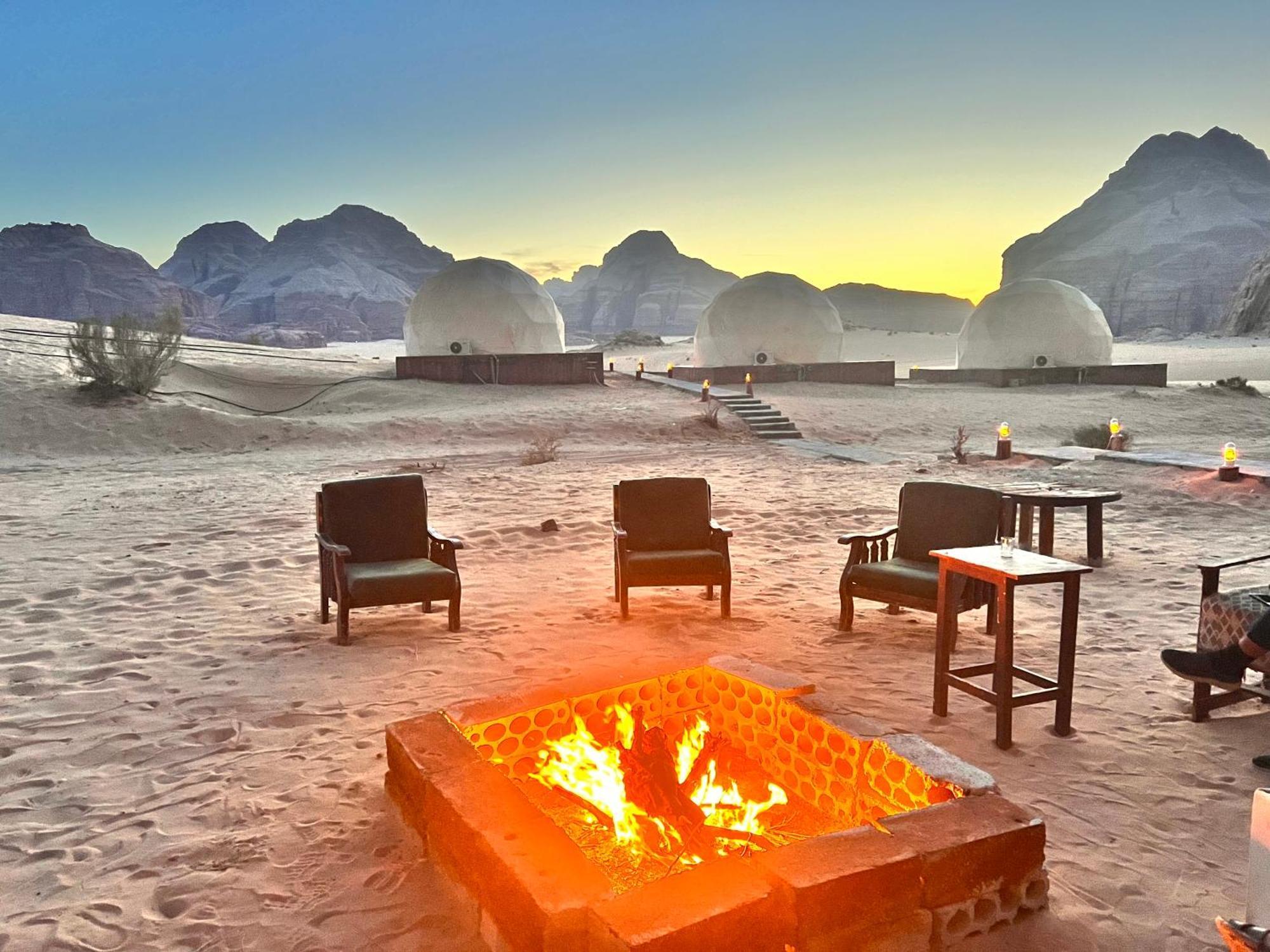 Scarlet Luxury Camp Wadi Rum Zewnętrze zdjęcie