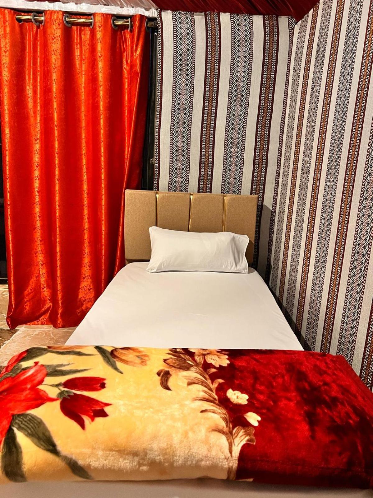Scarlet Luxury Camp Wadi Rum Zewnętrze zdjęcie