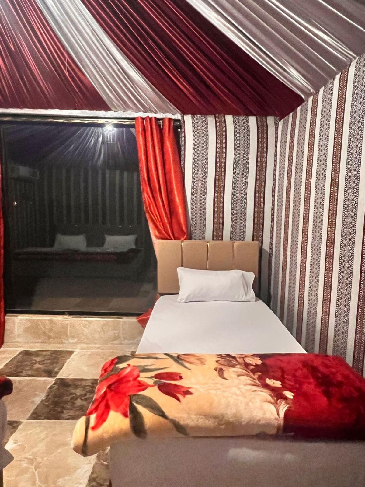Scarlet Luxury Camp Wadi Rum Zewnętrze zdjęcie