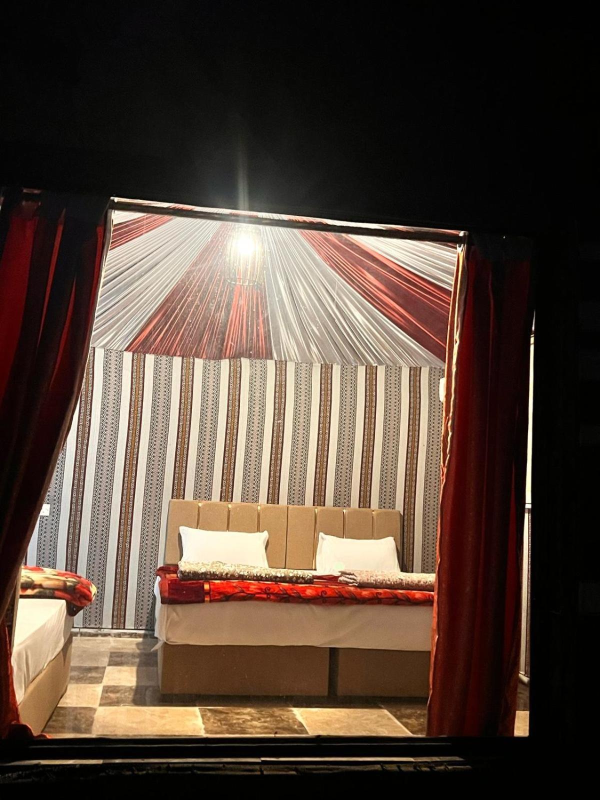 Scarlet Luxury Camp Wadi Rum Zewnętrze zdjęcie