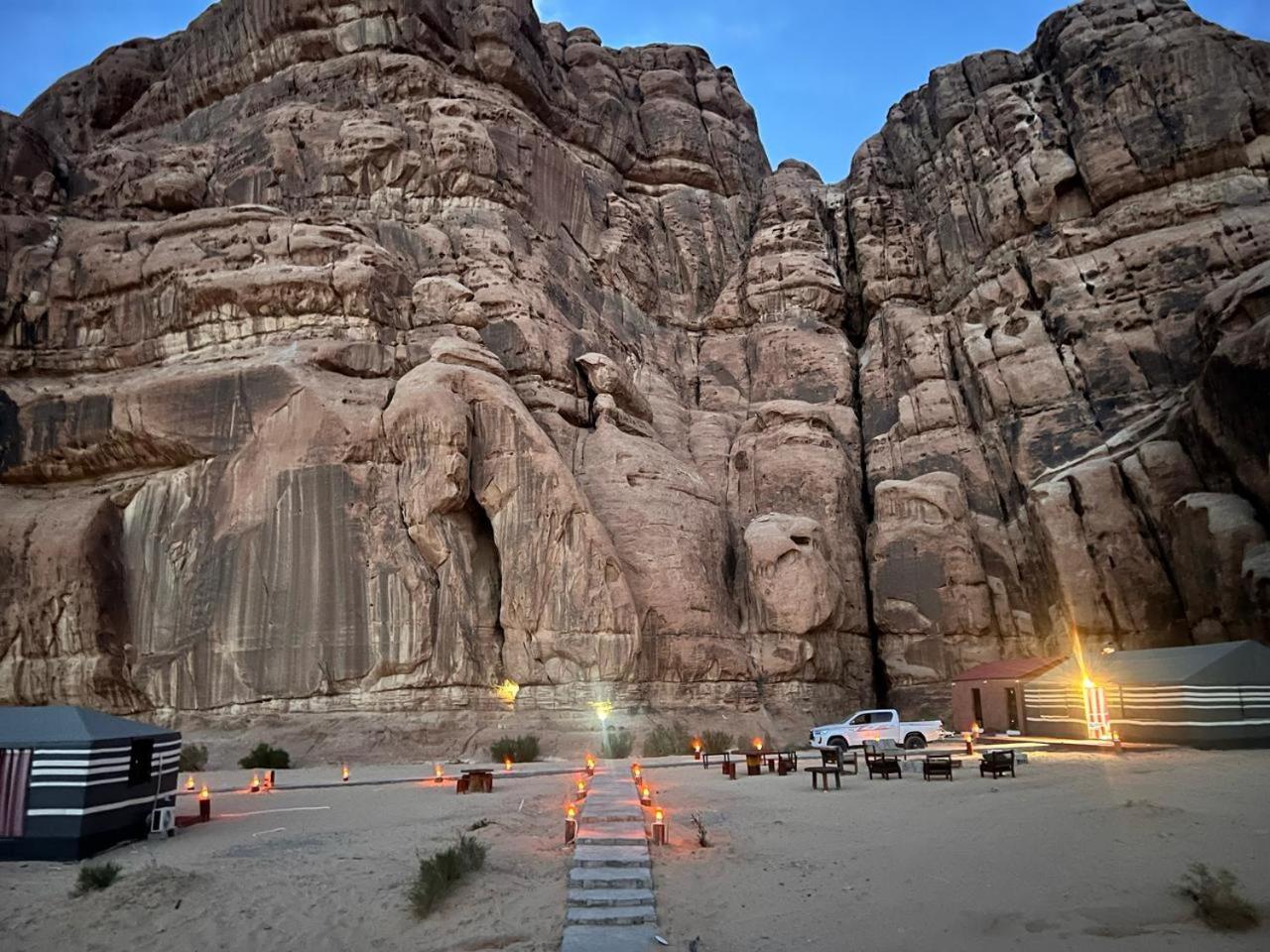 Scarlet Luxury Camp Wadi Rum Zewnętrze zdjęcie