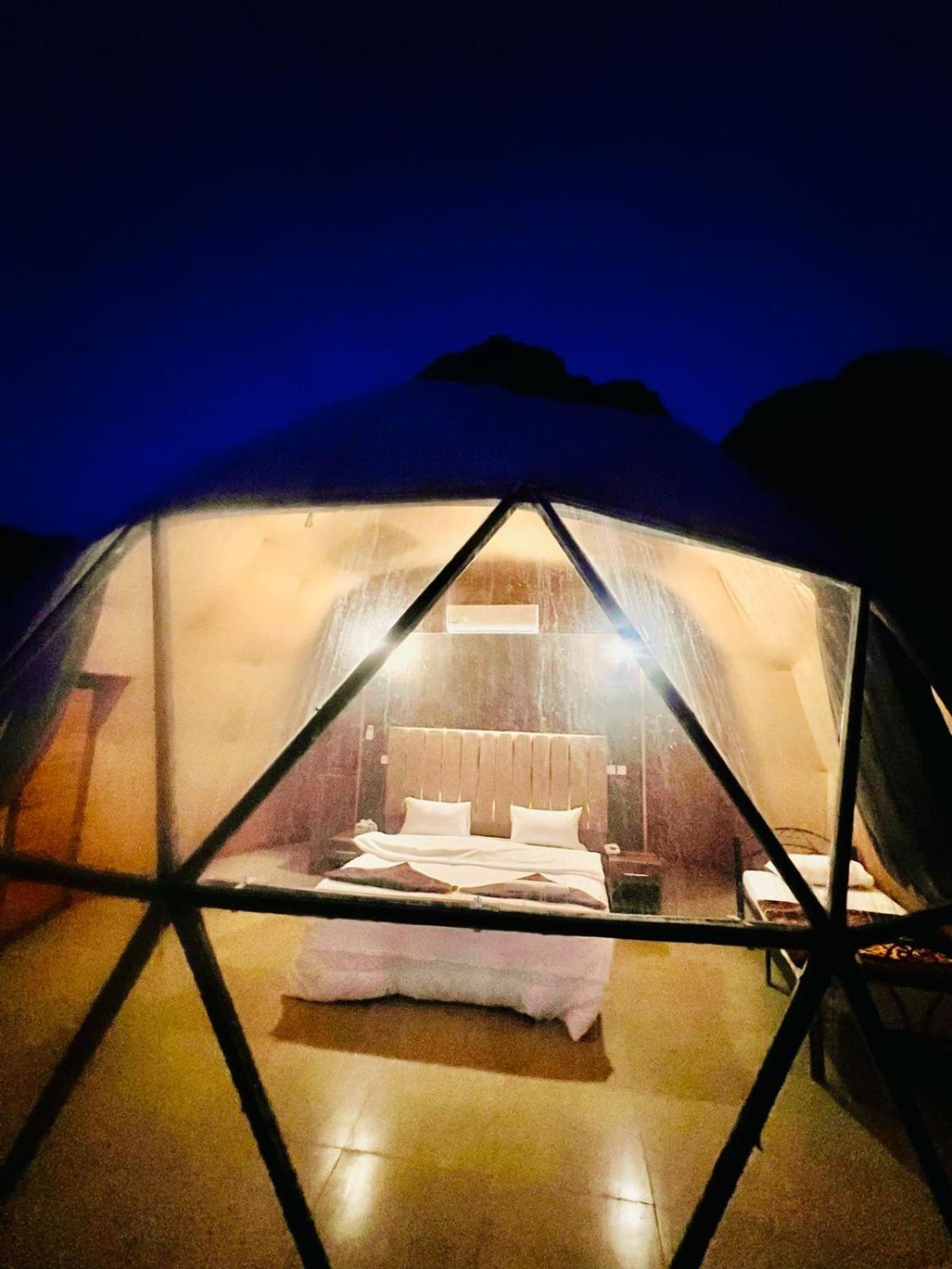 Scarlet Luxury Camp Wadi Rum Zewnętrze zdjęcie