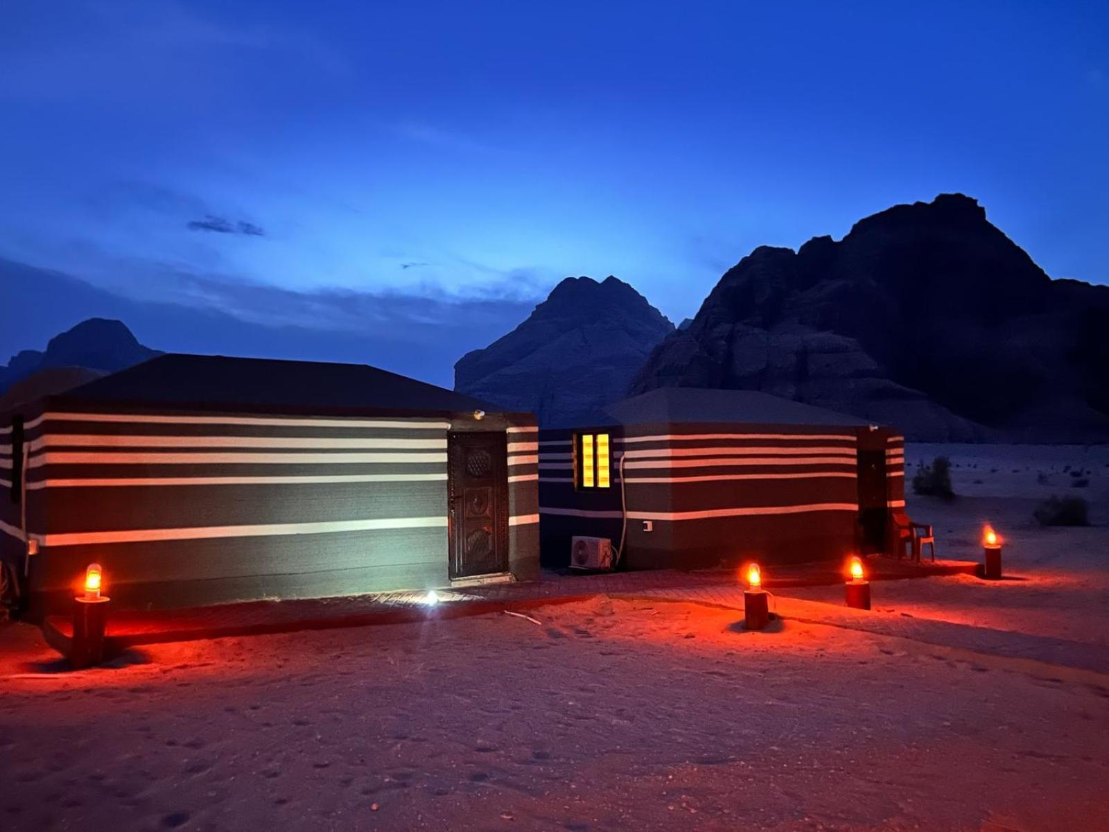 Scarlet Luxury Camp Wadi Rum Zewnętrze zdjęcie