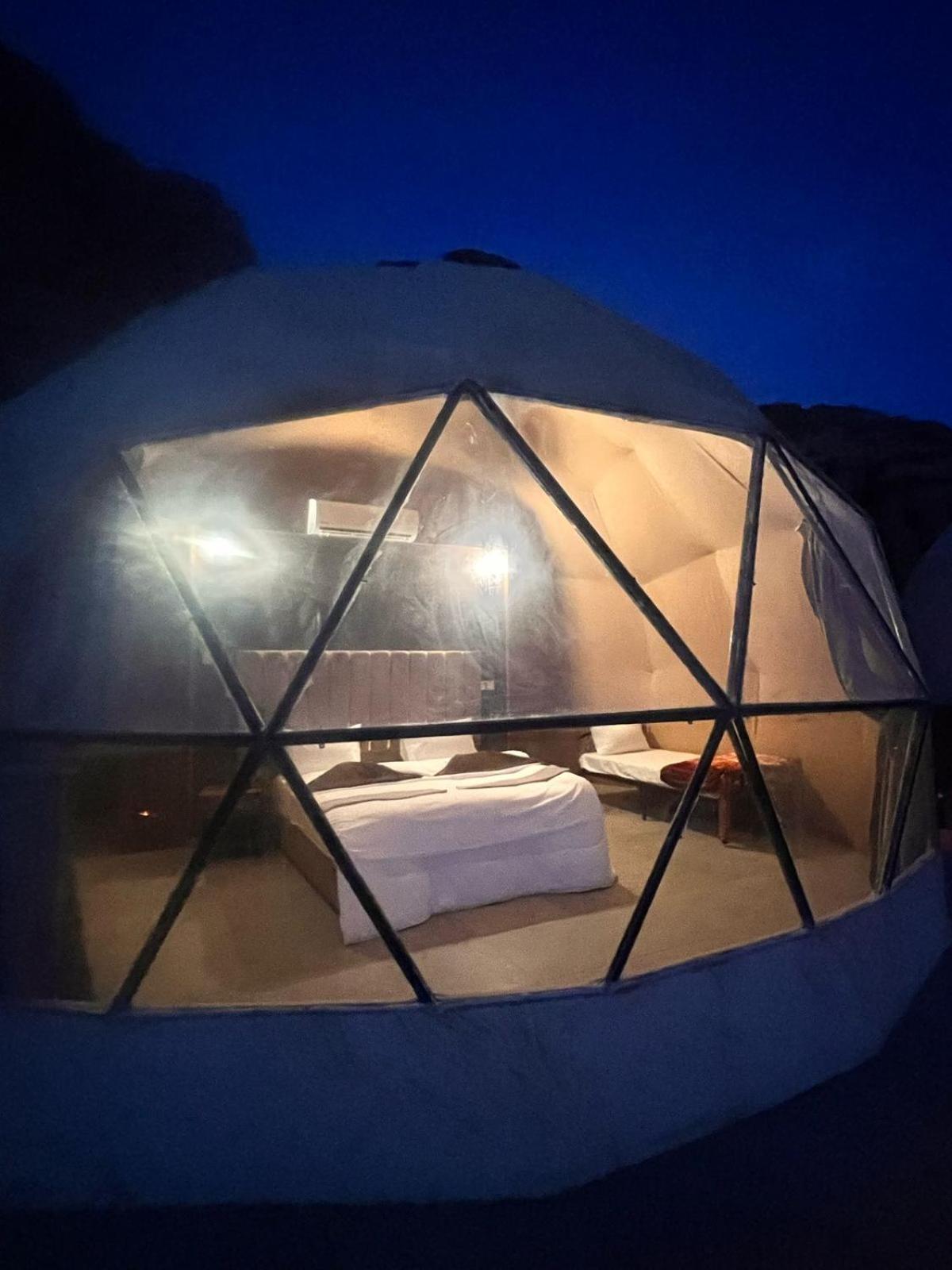 Scarlet Luxury Camp Wadi Rum Zewnętrze zdjęcie
